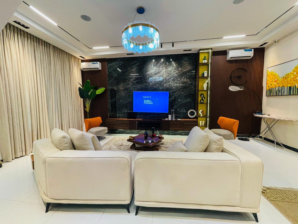 Shortlet in Lekki Ikota GRA