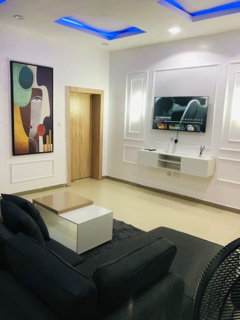 Shortlet in Lekki Phase 2