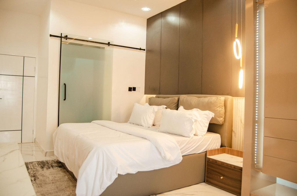 3 Bedroom Shortlet in Lekki Phase 2