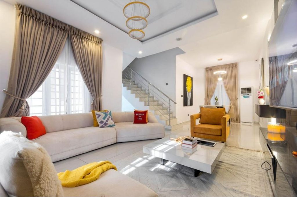 4 Bedroom Shortlet in VI Lagos