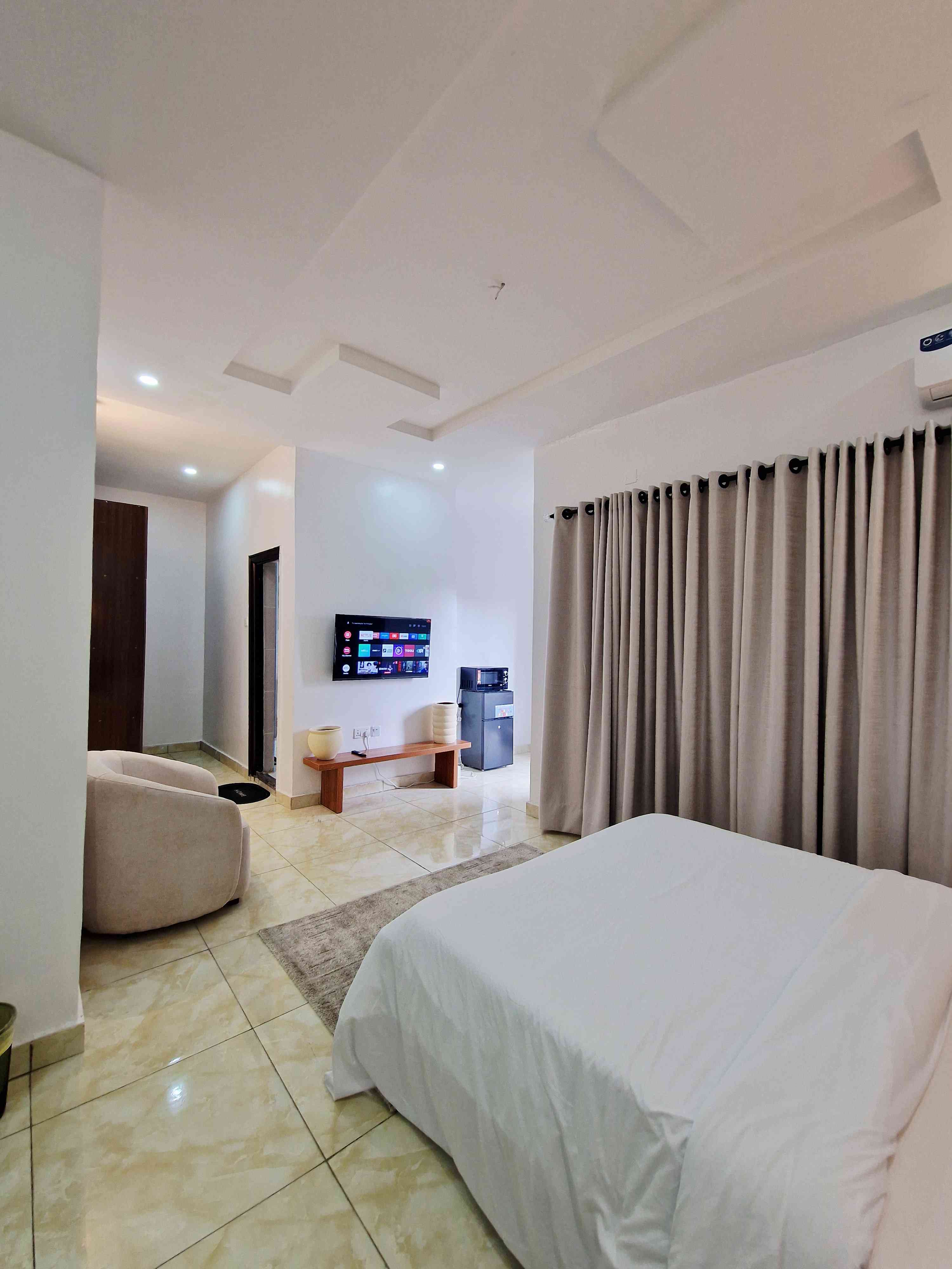 Oyinbo Studio - 1 Bedroom Shortlet in Gwarinpa, Abuja 