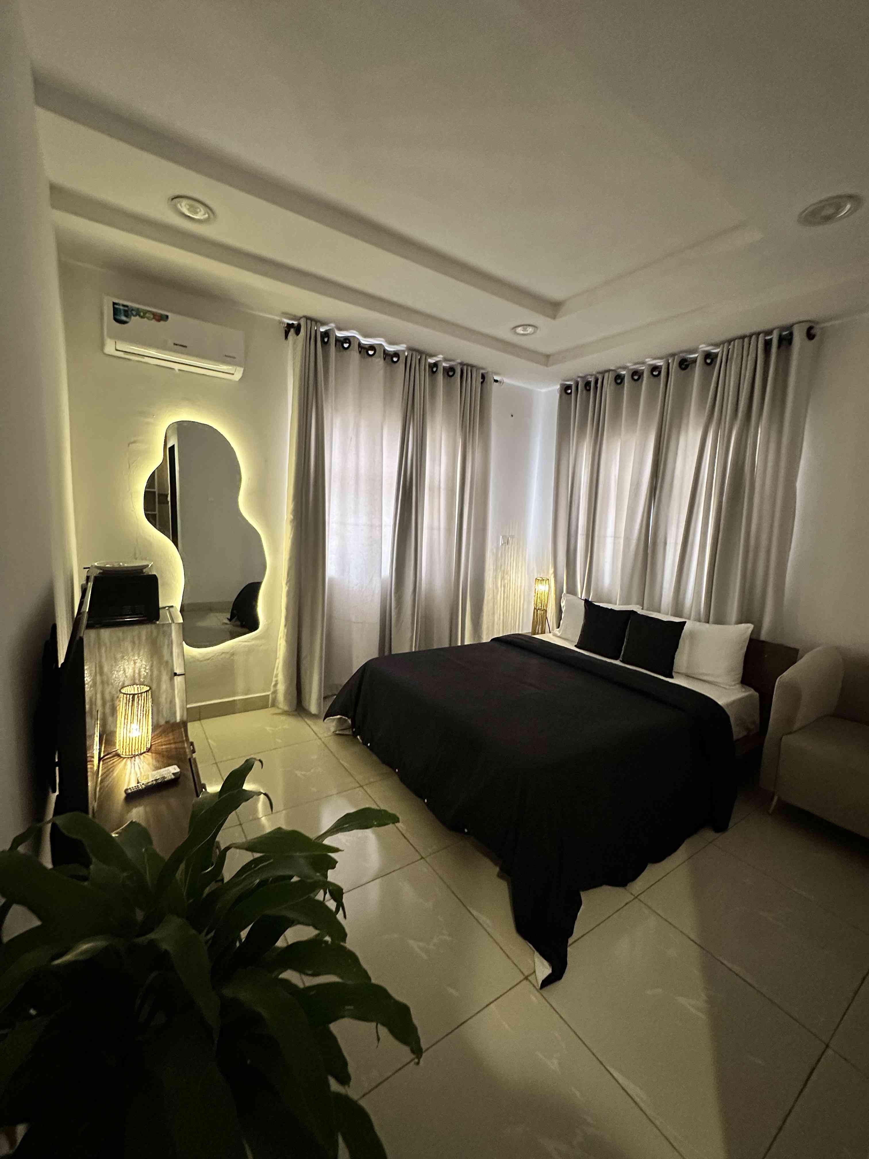 Amina Studio - 1 Bedroom Shortlet in Jahi, Abuja